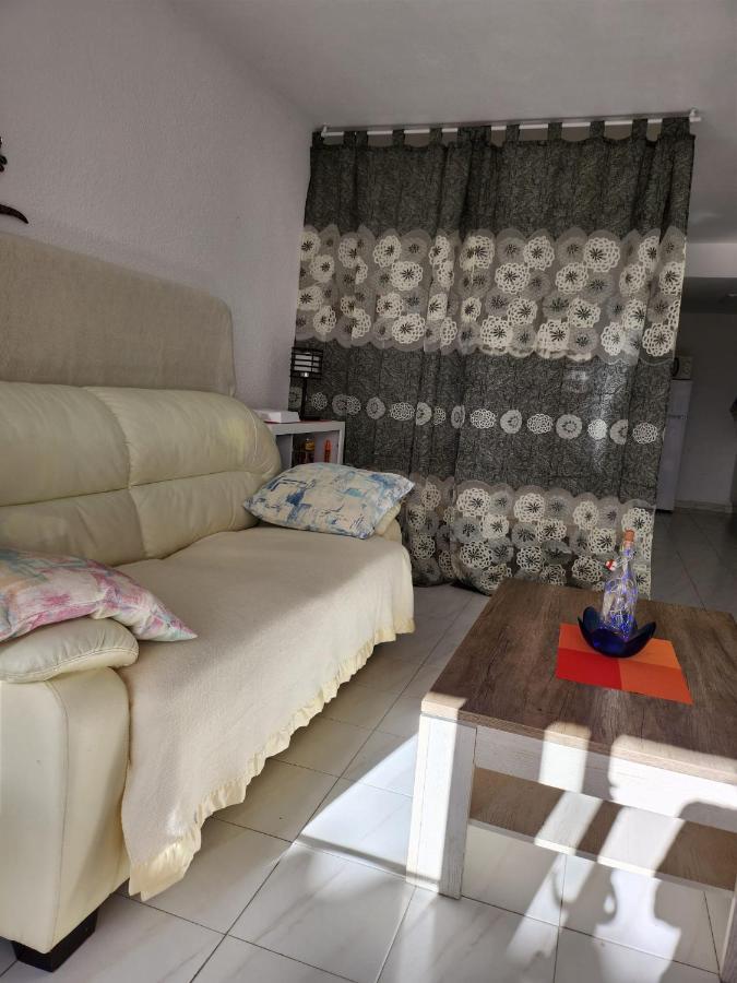 Apartamento Port Royal Apartment Арона Екстериор снимка